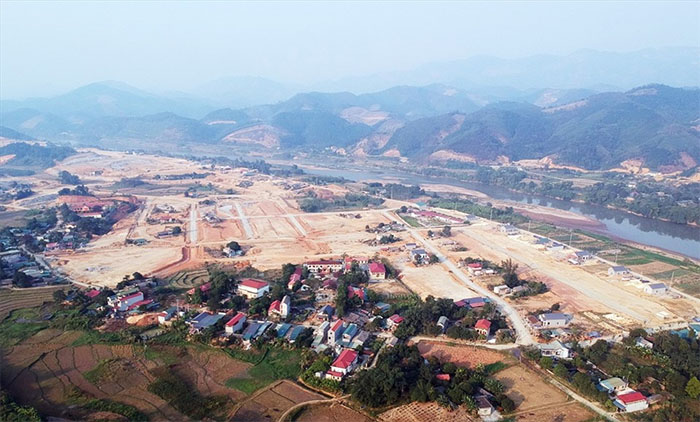 tiến độ sân bay lào cai