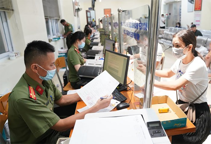 Làm hộ chiếu cần những gì